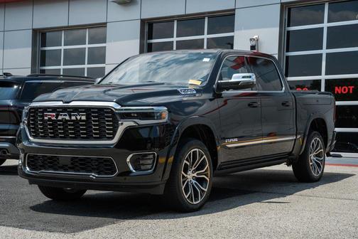 Diamond Black Crystal Pearlcoat 2025 RAM 1500 ST