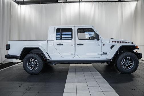2025 Jeep Gladiator Mojave X