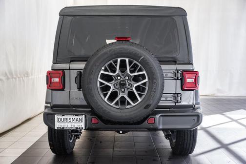 2026 Jeep Wrangler 4-Door Sahara 4x4