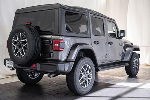 2026 Jeep Wrangler 4-Door Sahara 4x4