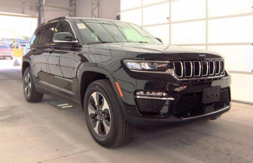 Diamond Black Crystal Pearlcoat 2022 Jeep Grand Cherokee 4xe Base