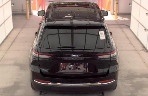 Diamond Black Crystal Pearlcoat 2022 Jeep Grand Cherokee 4xe Base