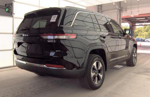 Diamond Black Crystal Pearlcoat 2022 Jeep Grand Cherokee 4xe Base