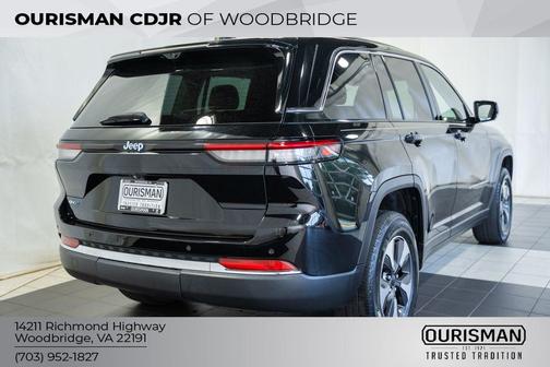 Diamond Black Crystal Pearlcoat 2022 Jeep Grand Cherokee 4xe Base