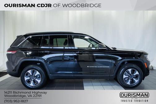 Diamond Black Crystal Pearlcoat 2022 Jeep Grand Cherokee 4xe Base