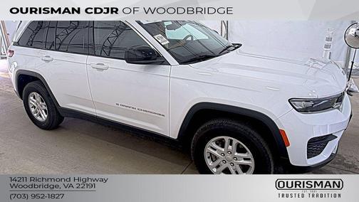 Bright White Clearcoat 2023 Jeep Grand Cherokee Laredo