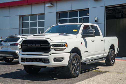 Bright White Clearcoat 2024 RAM 2500 Laramie Crew Cab 4x4 6'4' Box