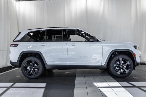 2025 Jeep Grand Cherokee Altitude