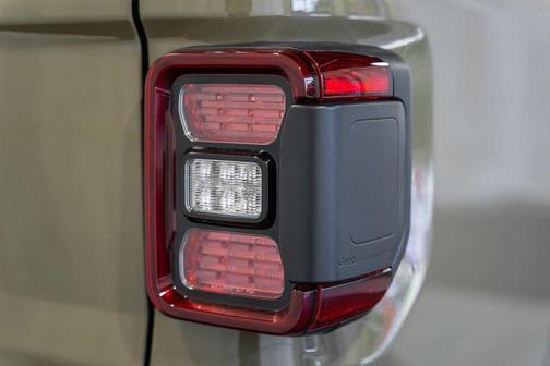 2025 Jeep Gladiator High Tide