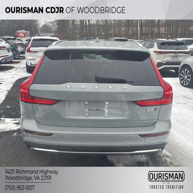 2025 Volvo V60 Cross Country Plus, B5 AWD Gas (mild hybrid)