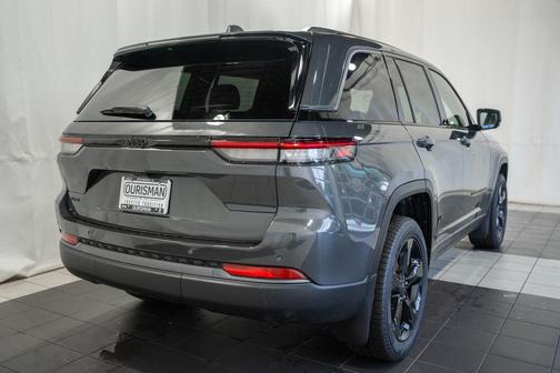 Baltic Gray Metallic Clearcoat 2026 Jeep Grand Cherokee Limited