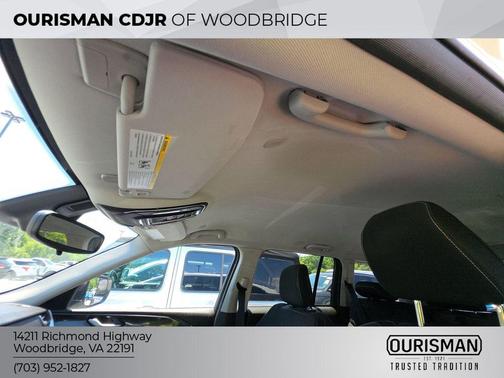 Bright White Clearcoat 2023 Jeep Grand Cherokee Laredo