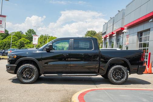 Diamond Black Crystal Pearlcoat 2026 RAM 1500 Rebel