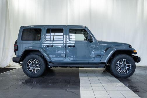 Anvil Clearcoat 2026 Jeep Wrangler 4-Door Sahara 4x4