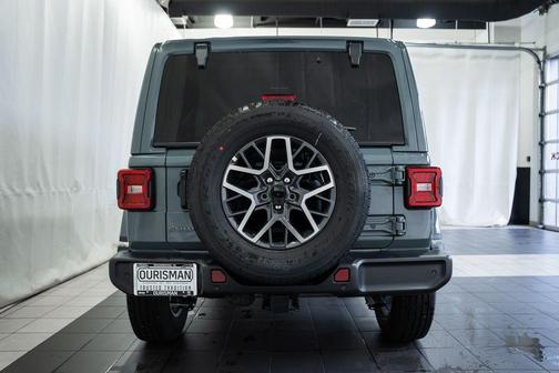 Anvil Clearcoat 2026 Jeep Wrangler 4-Door Sahara 4x4