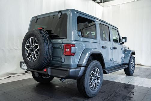 Anvil Clearcoat 2026 Jeep Wrangler 4-Door Sahara 4x4