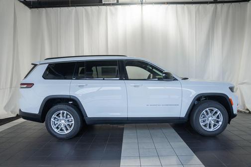 Bright White Clearcoat 2026 Jeep Grand Cherokee L Laredo