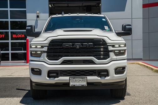 Bright White Clearcoat 2026 RAM 2500 Laramie Crew Cab 4x4 6'4' Box