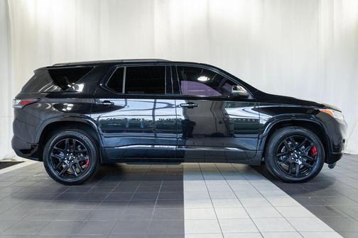 Mosaic Black Metallic 2021 Chevrolet Traverse Premier