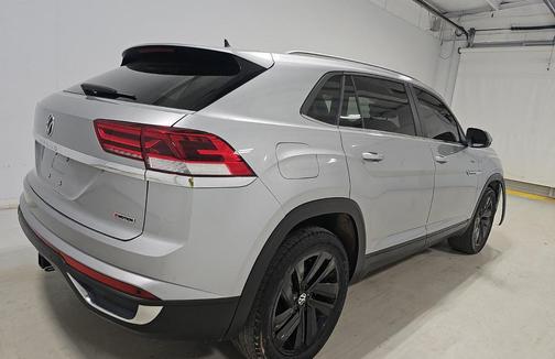 Gray 2022 Volkswagen Atlas Cross Sport 3.6L V6 SE w/Technology
