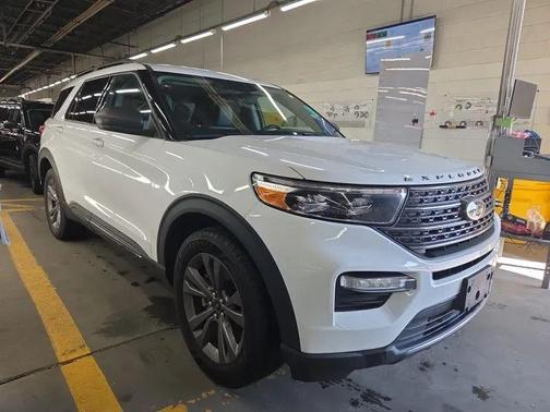 Oxford White 2021 Ford Explorer XLT
