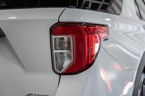 OXFORD WHITE 2021 Ford Explorer XLT