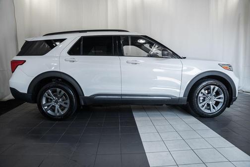 OXFORD WHITE 2021 Ford Explorer XLT