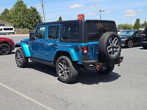 Bikini Pearl Coat 2024 Jeep Wrangler 4xe Sport S