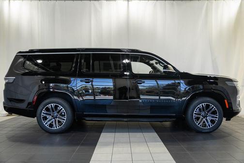 High Gloss Black 2026 Jeep Grand Wagoneer L 4x4
