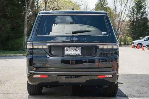 High Gloss Black 2026 Jeep Grand Wagoneer 4x4