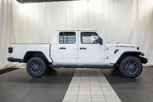 Bright White Clearcoat 2026 Jeep Gladiator 85th Anniversary Edition
