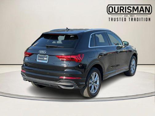 Mythos Black Metallic 2024 Audi Q3 Premium 45 TFSI S line quattro Tiptronic
