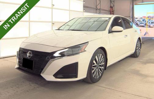 Pearl White Tricoat 2023 Nissan Altima 2.5 SV