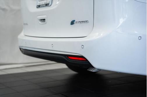 2025 Chrysler Pacifica Hybrid Select
