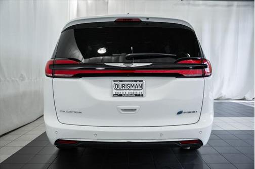 2025 Chrysler Pacifica Hybrid Select