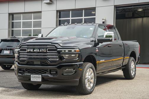 Diamond Black Crystal Pearlcoat 2026 RAM 2500 Laramie Crew Cab 4x4 6'4' Box