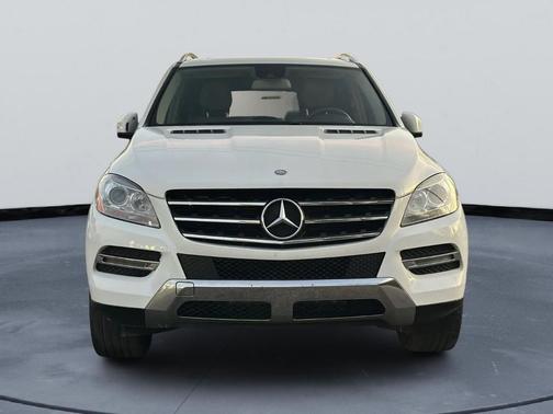 White 2015 Mercedes-Benz M-Class 4MATIC