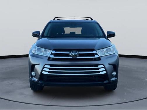 Predawn Gray Mica 2019 Toyota Highlander XLE