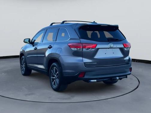 Predawn Gray Mica 2019 Toyota Highlander XLE