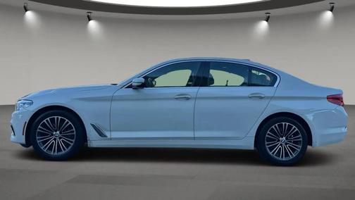 White 2018 BMW 530 xDrive