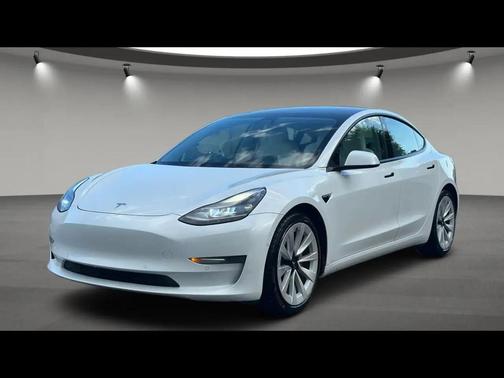 Pearl White 2022 Tesla Model 3 Long Range