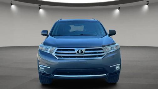 Magnetic Gray Metallic 2013 Toyota Highlander Limited