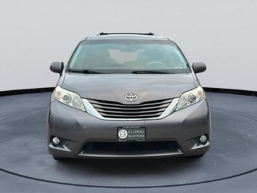 2014 Toyota Sienna XLE