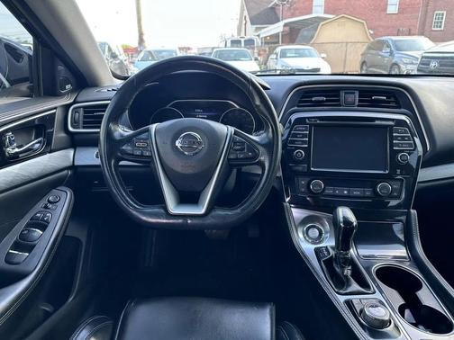 Black 2017 Nissan Maxima 3.5 SL