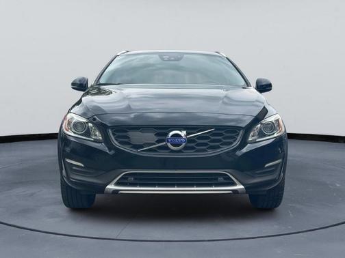 2017 Volvo V60 Cross Country T5 Platinum