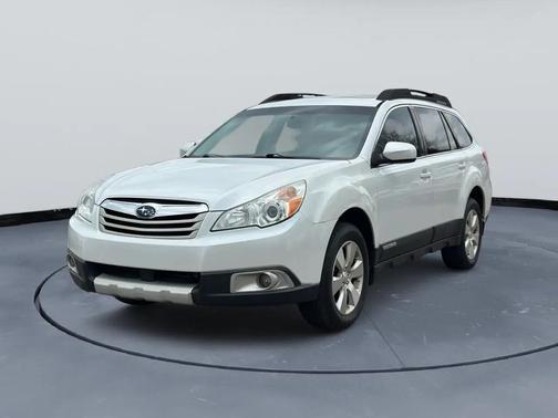 Satin White Pearl 2011 Subaru Outback 3.6 R Limited