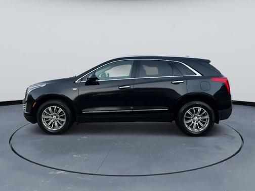 Stellar Black Metallic 2017 Cadillac XT5 Luxury