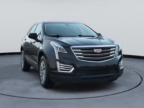 Stellar Black Metallic 2017 Cadillac XT5 Luxury