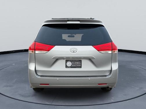 2014 Toyota Sienna XLE