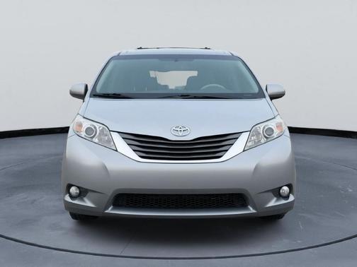2014 Toyota Sienna XLE